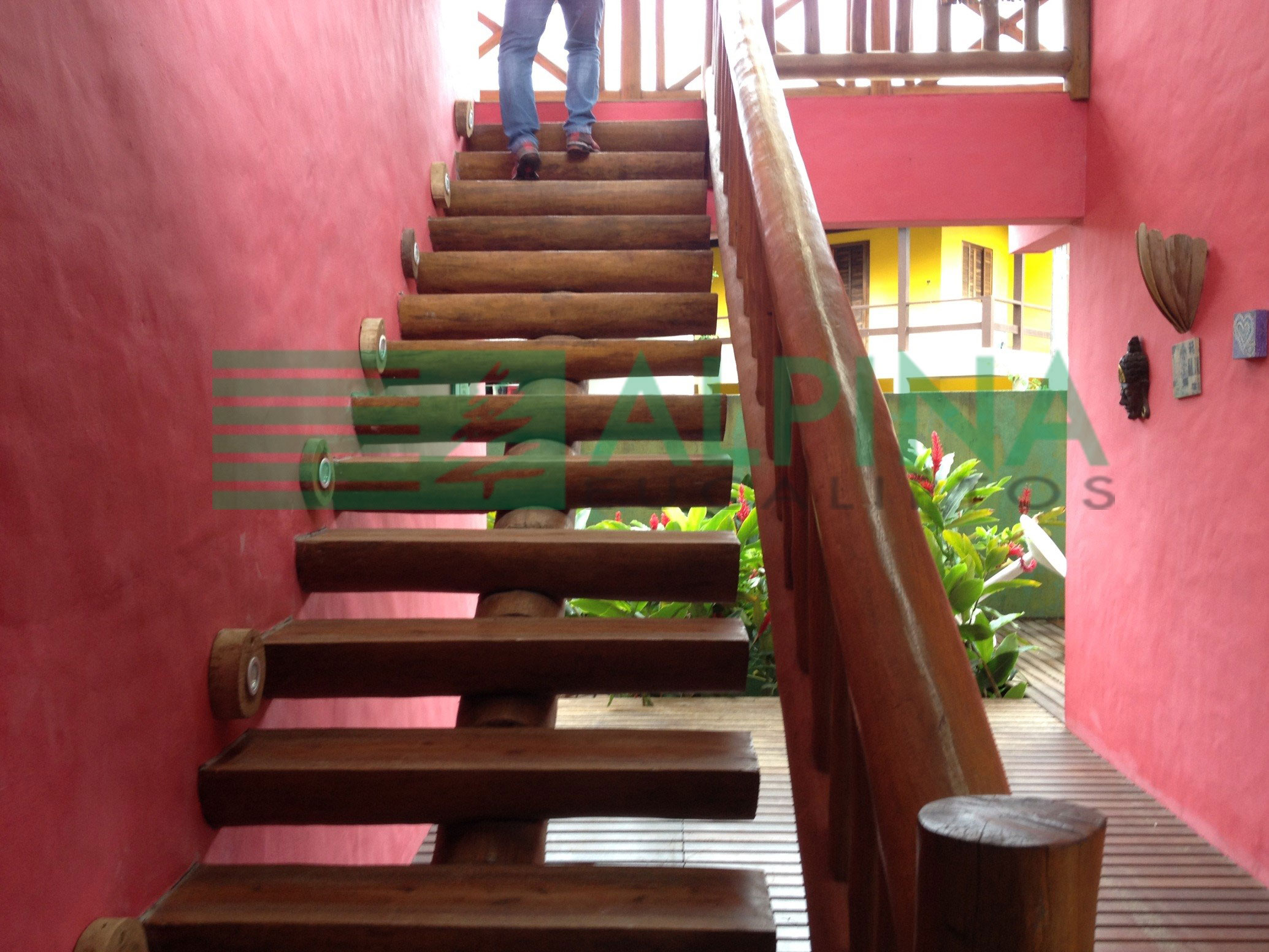 Madeira Tratada para Escadas